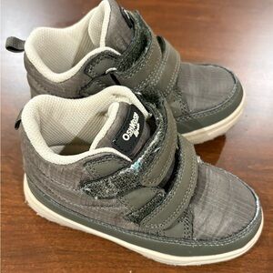 Boys snow winter waterproof boot Oshkosh Bgosh 8M dark green olive cold weather